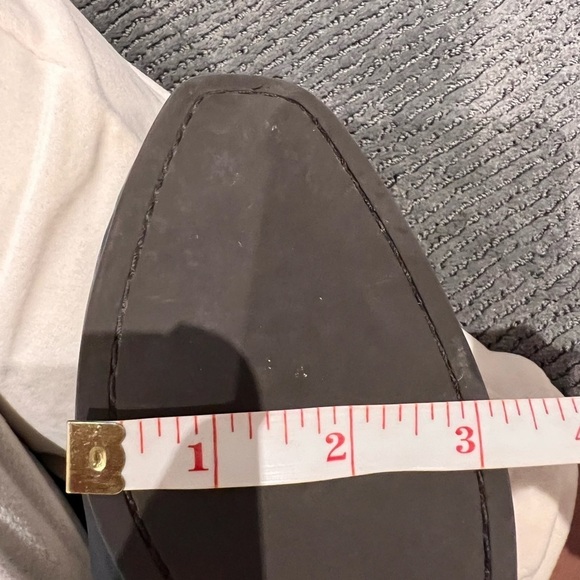 Gently used woman’s ankle boot. - Picture 5 of 6